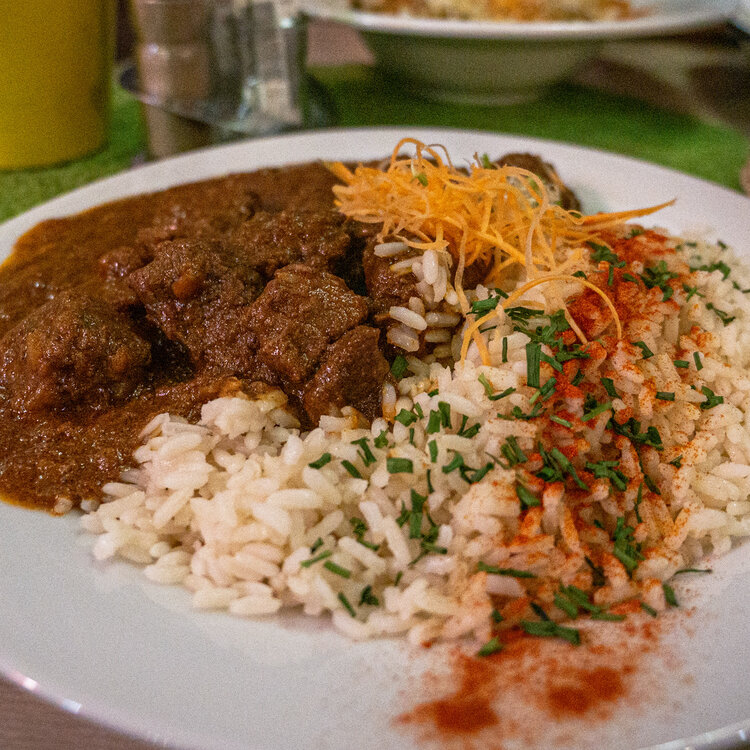 Hungarian Foods: Meat Stew - Pörkölt