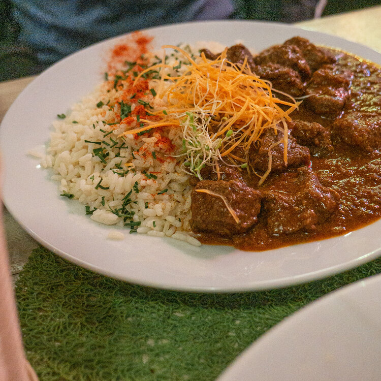 Hungarian Foods: Meat Stew - Pörkölt