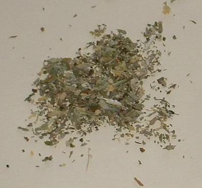 Dried_Kat_Weed_Stash.JPG