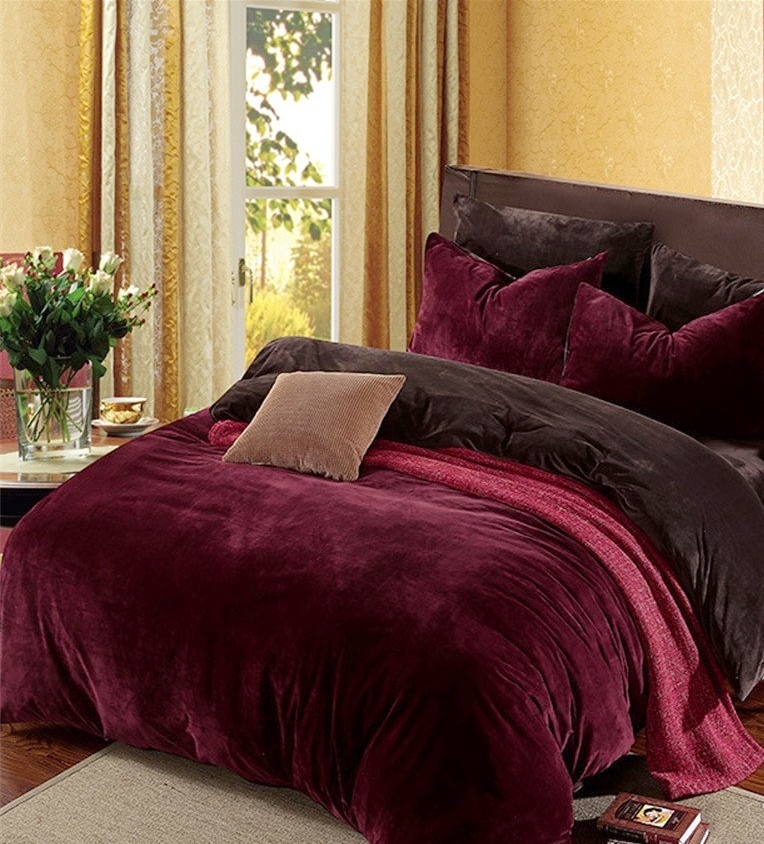 red velvet bedding