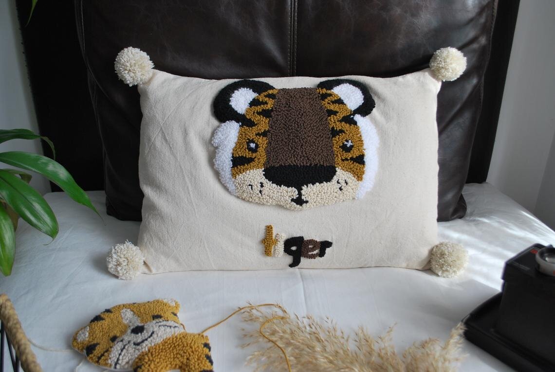 tiger cushion pillow