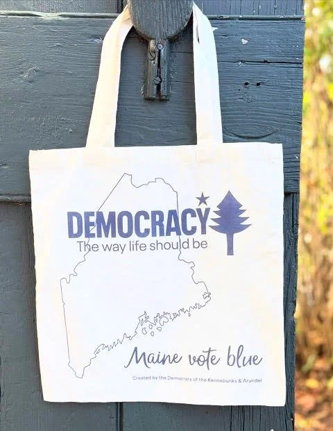 "Democracy: The Way Life Should Be" tote