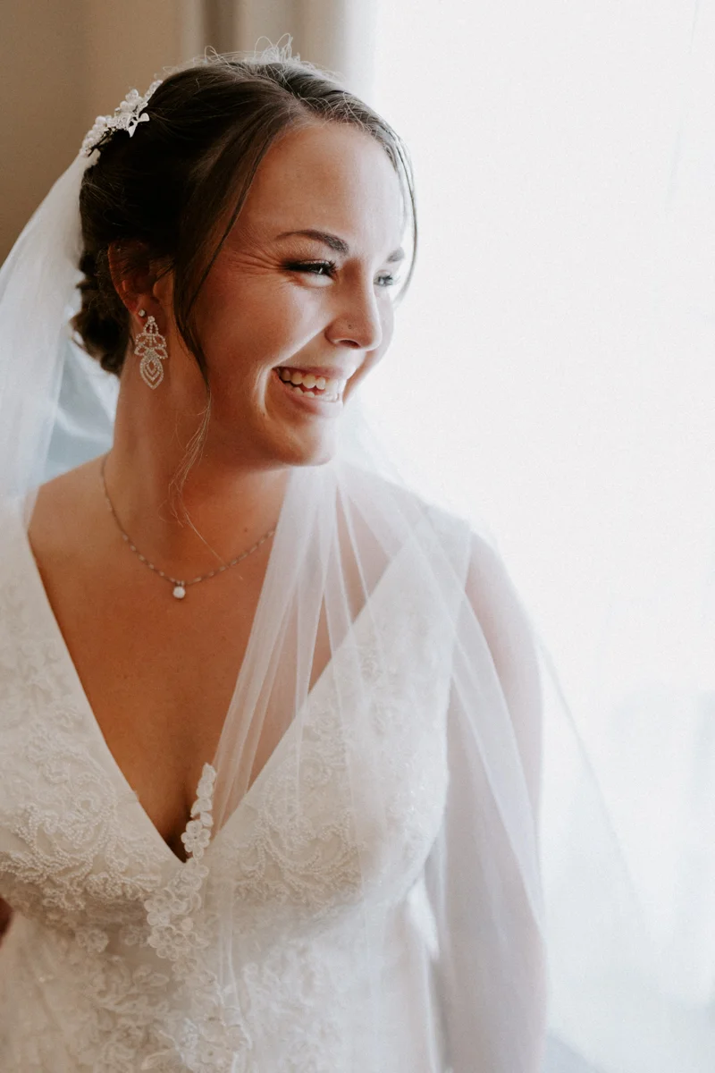 bride getting ready in rifle colorado for wedding day-11.jpg