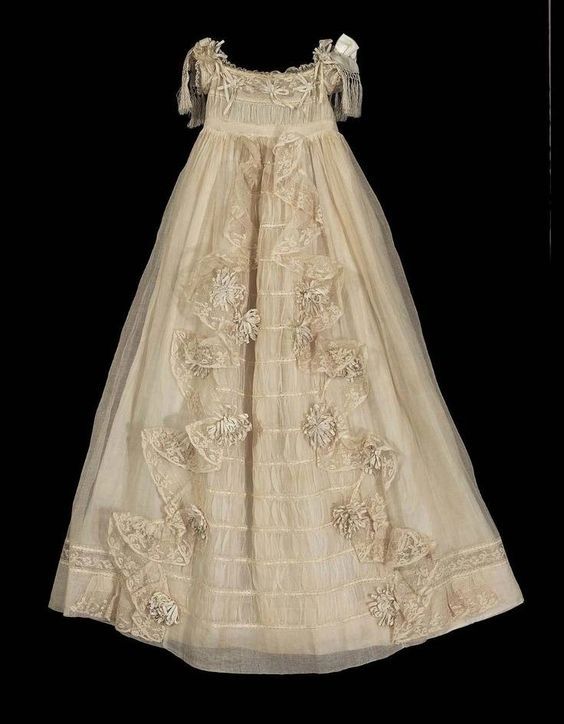 1843 French Christening Gown Museum of Fine Arts Boston