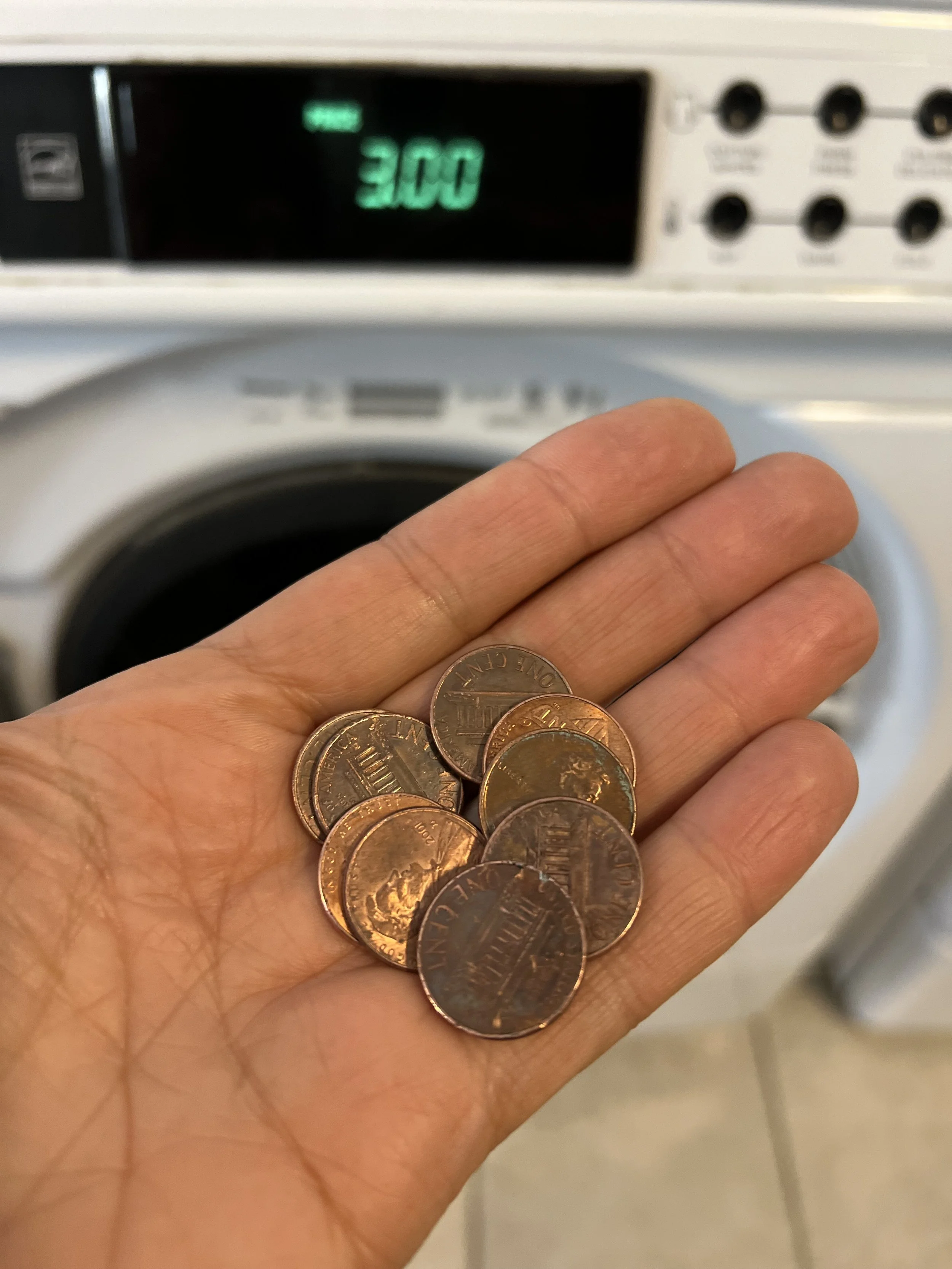 EBTIECHI at the Laundromat