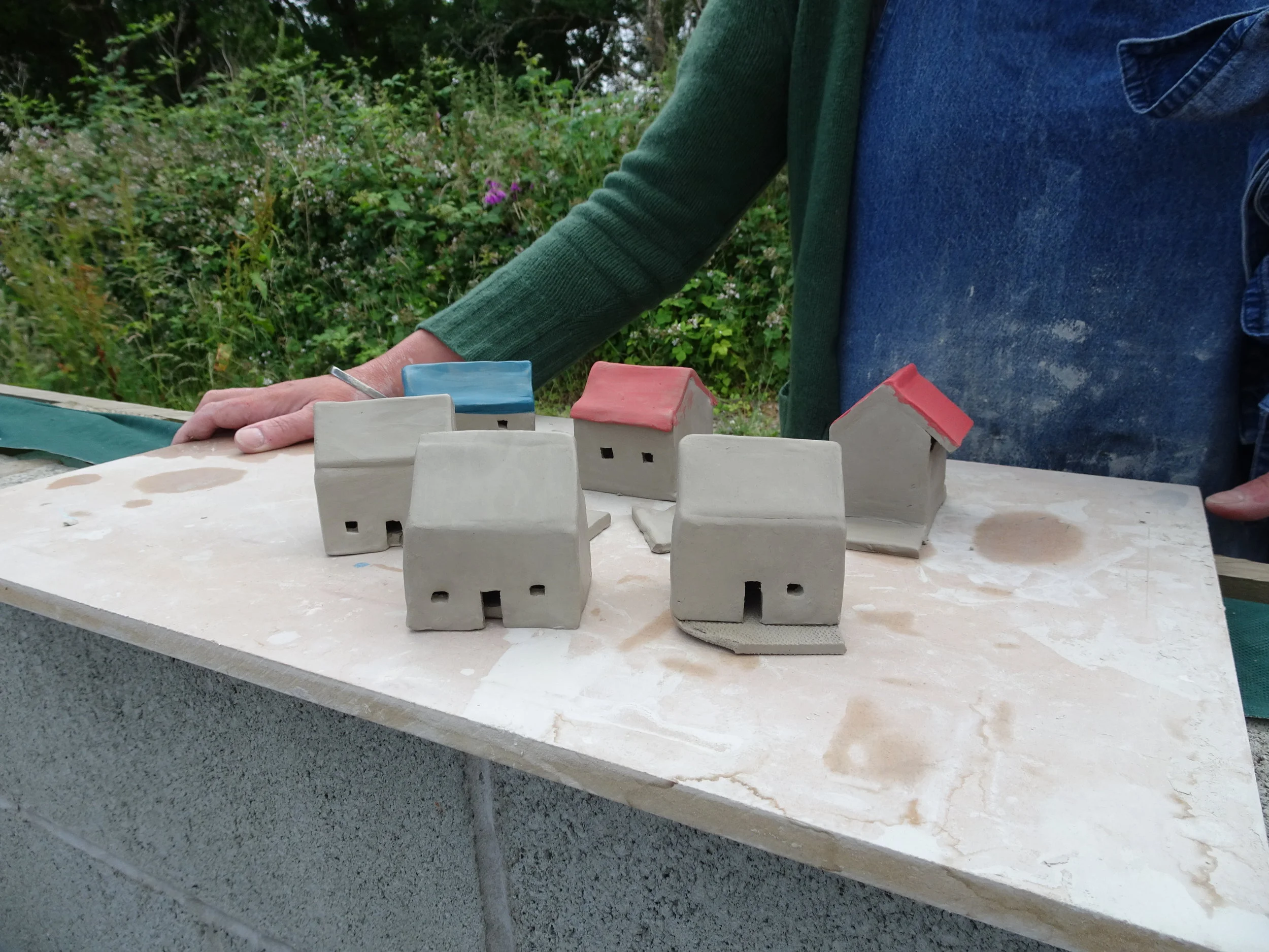 On Saturday afternoon to say Thank You to Sarah who had helped me with the workshops she and I and Sian Tucker who owns Fforest had a little small houses workshop.... I think these might be a fun thing to make next year...... I can see it now..... The Sisterhood Village.......