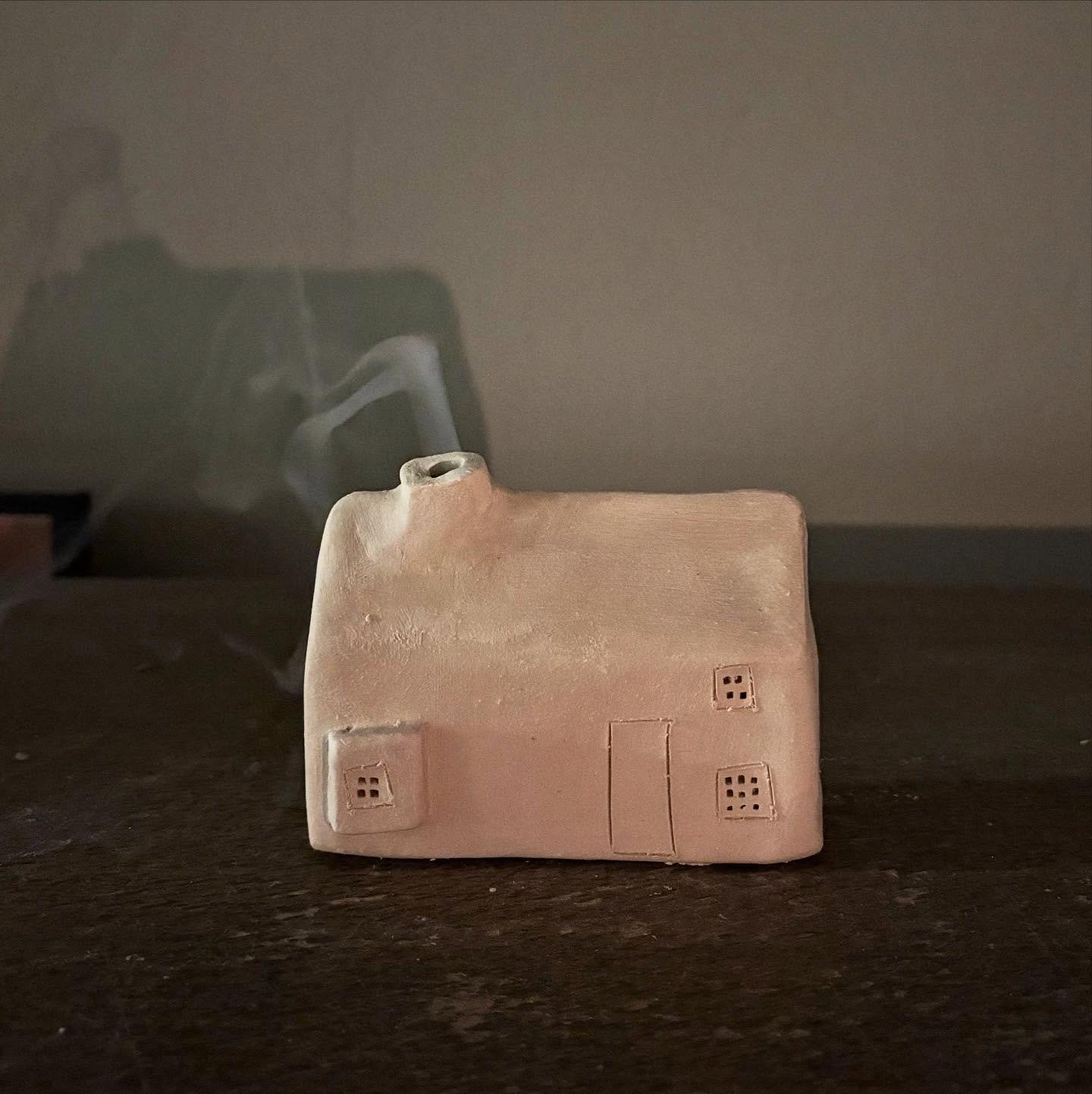 Today&rsquo;s work in progress cottage with a Smokey chimney. I can&rsquo;t stop making them now I have started so hope you all like them! 

I&rsquo;m off for the much anticipated hair makeover tomorrow so I will put some photos on my story as if you