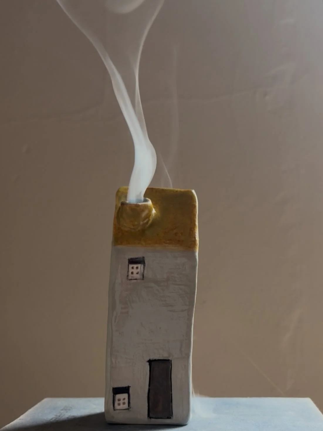 This one deserves its place on the grid. If only to cheer me up today. You can see what&rsquo;s been happening on my story and it is not fun. 

I am making some more houses with chimneys today and staying cosy in the studio. 

#amandabanhamceramics #