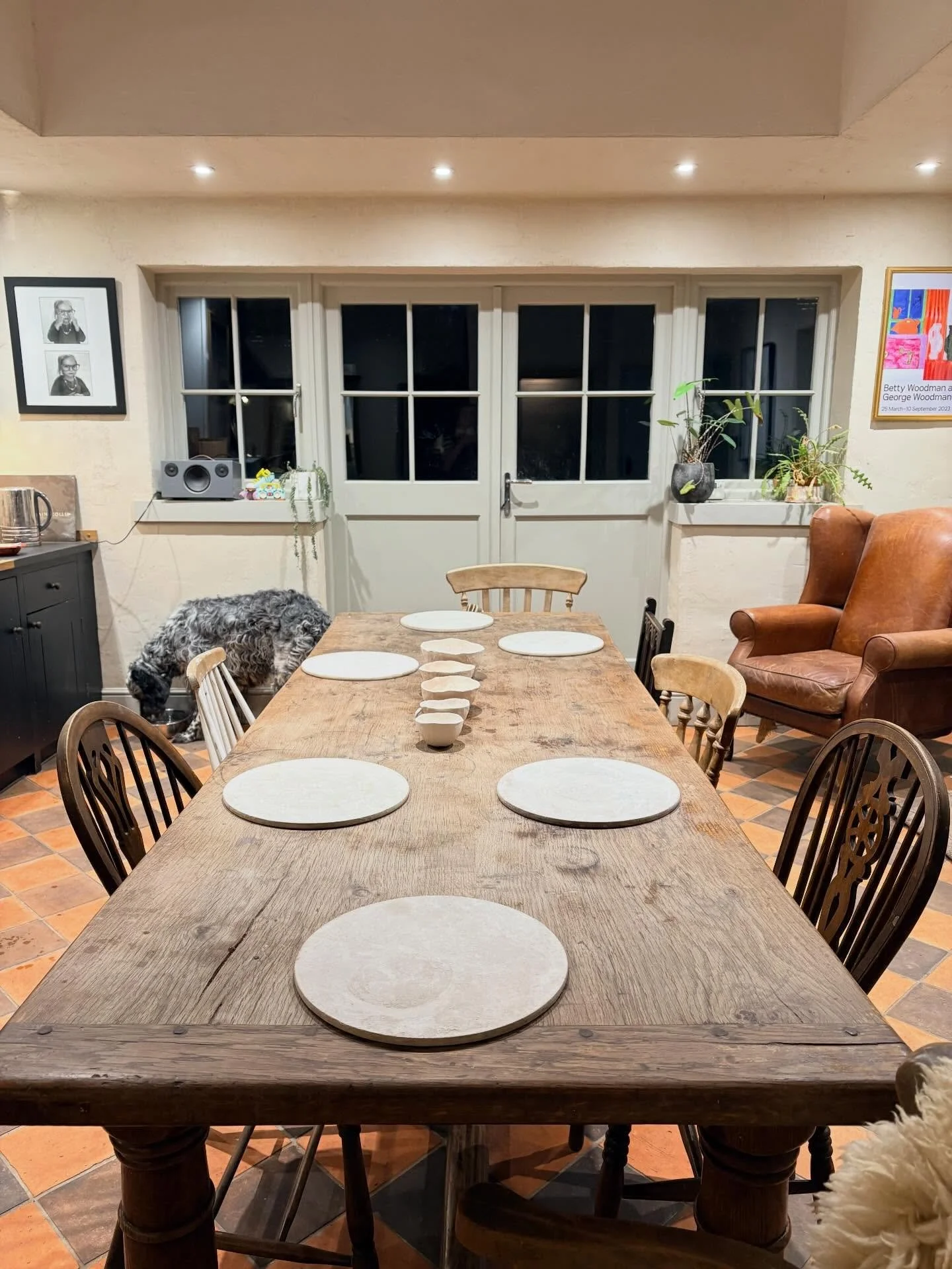 Setting up to teach my first workshop in a long time.

Years ago I used to regularly teach workshops in my studio. Then I narrowed that down to just teaching workshops in Wales ( the exact opposite side of the country for me) at @fforest glow and for