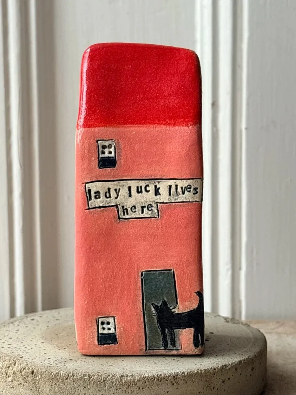 Lady Luck Lives  Here. 
Link in my bio for lots of lovely pieces. 

#amandabanhamceramics #ladyluck #luckyhouse #luckyblackcat