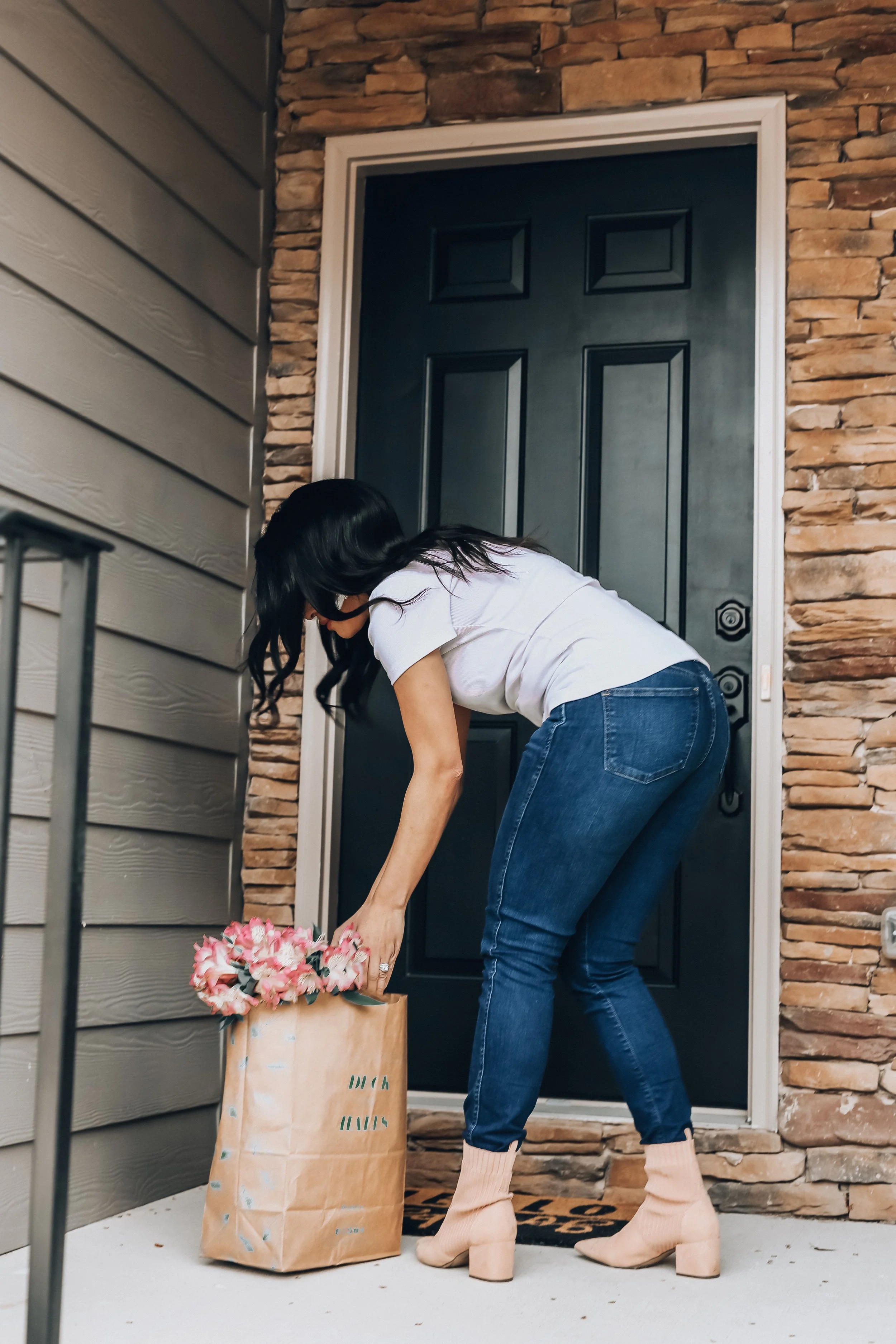 Secrets to being the Best Super Bowl Party Guest Ever