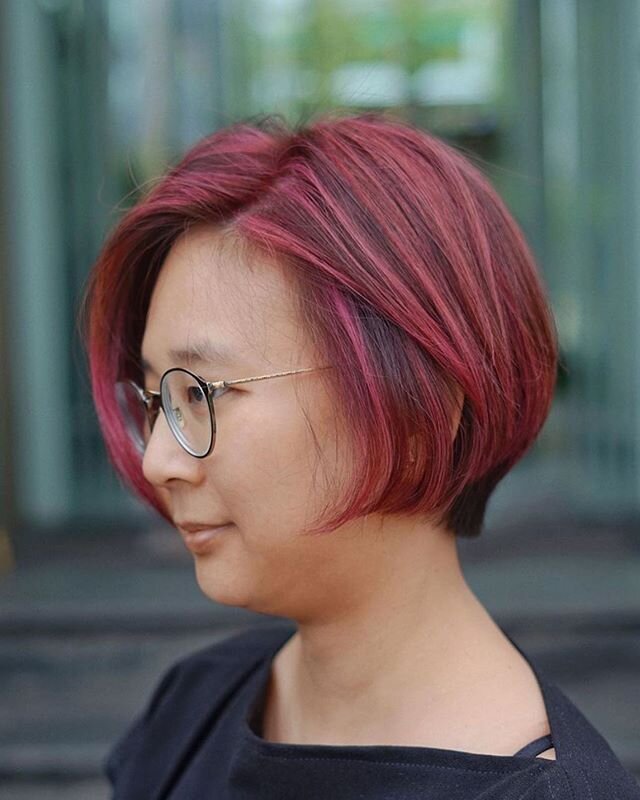 LOW GRADUATION CUT x COLOR by our stylist @reyhairstylist 
Thank you for coming back to @w2salon ❤️ we wait your next visit 🌹
&mdash;&mdash;-
#Womanscut #w2salon #hairoftheday #womanshaircut #asianwomanhaircut #asianhairstyle #asianhaircut #redhair 