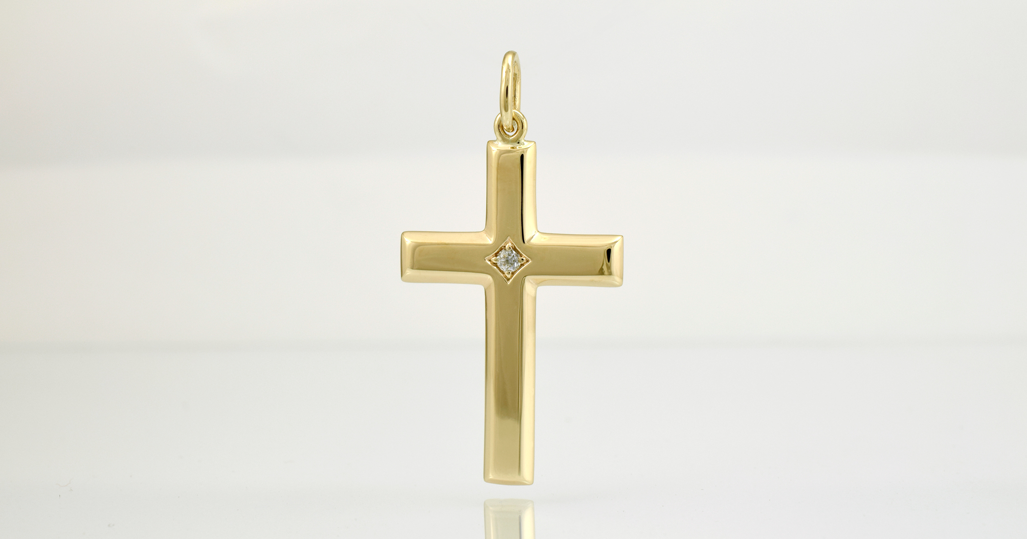 9ct yellow gold, approx 3.2cm long