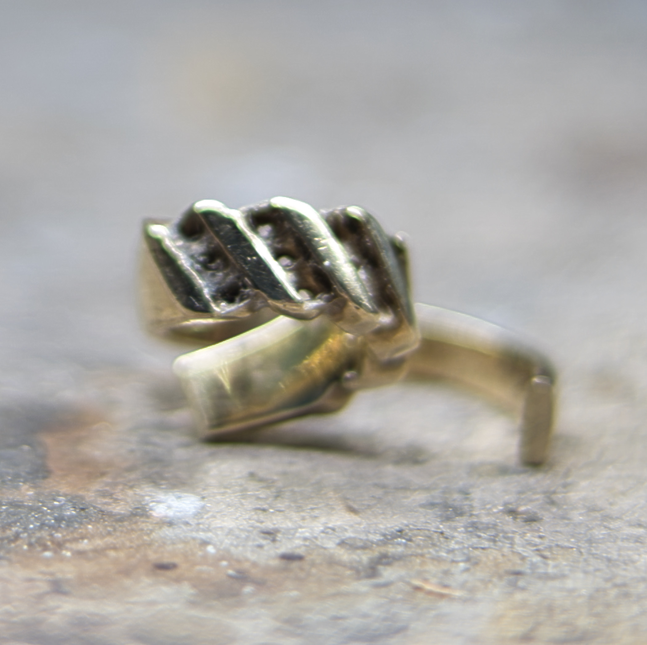 The unset ring