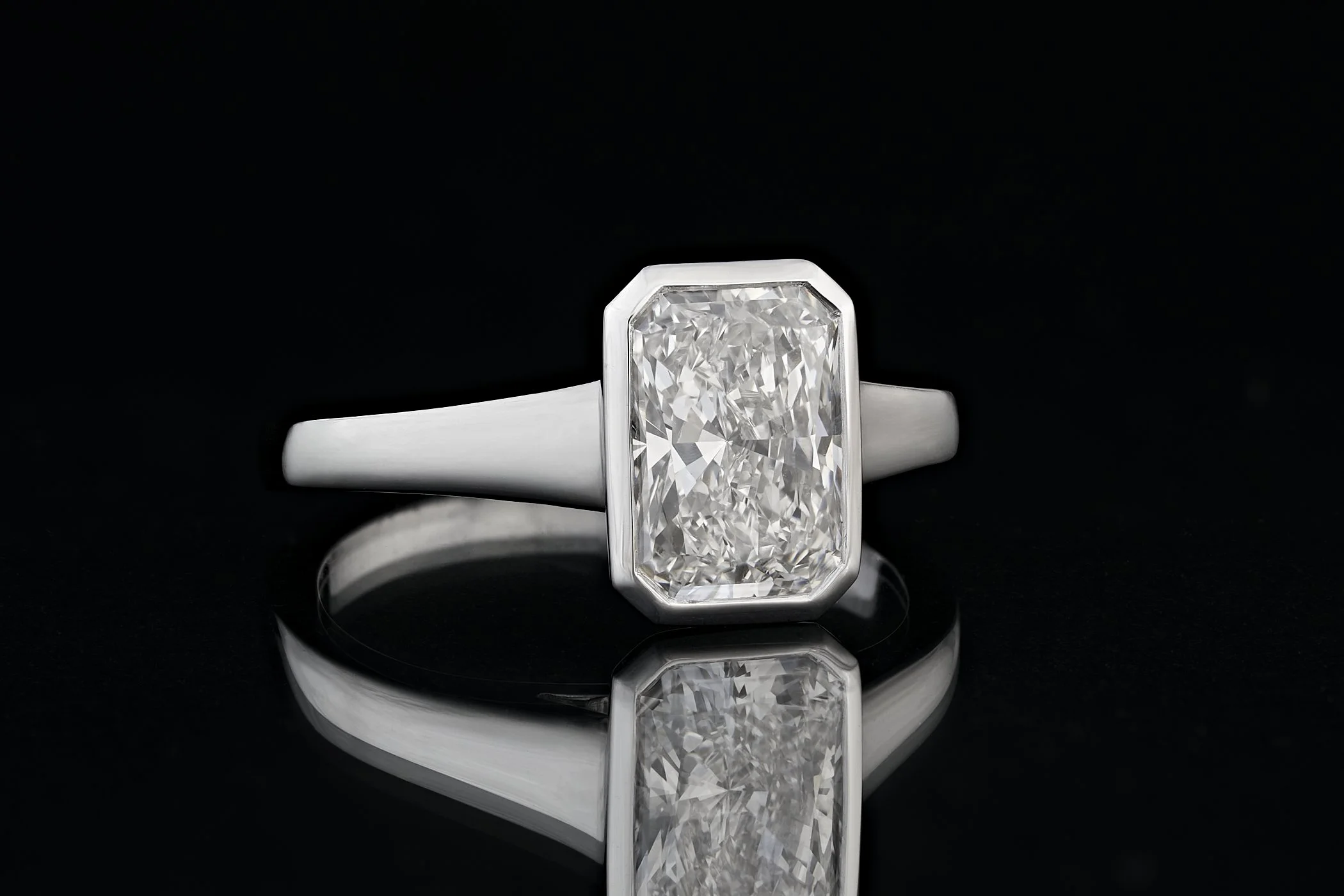 Radiant cut solitaire