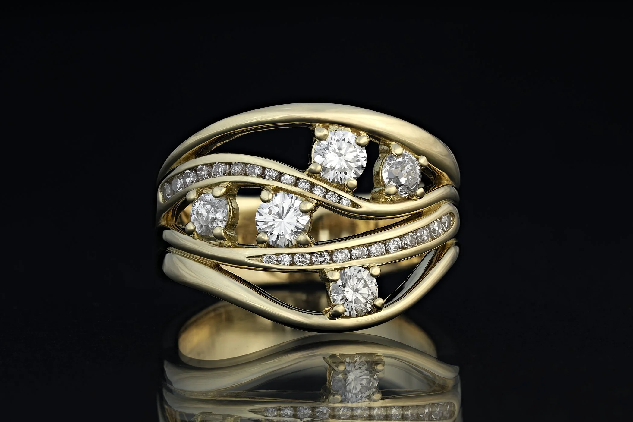 Heirloom this and that ring