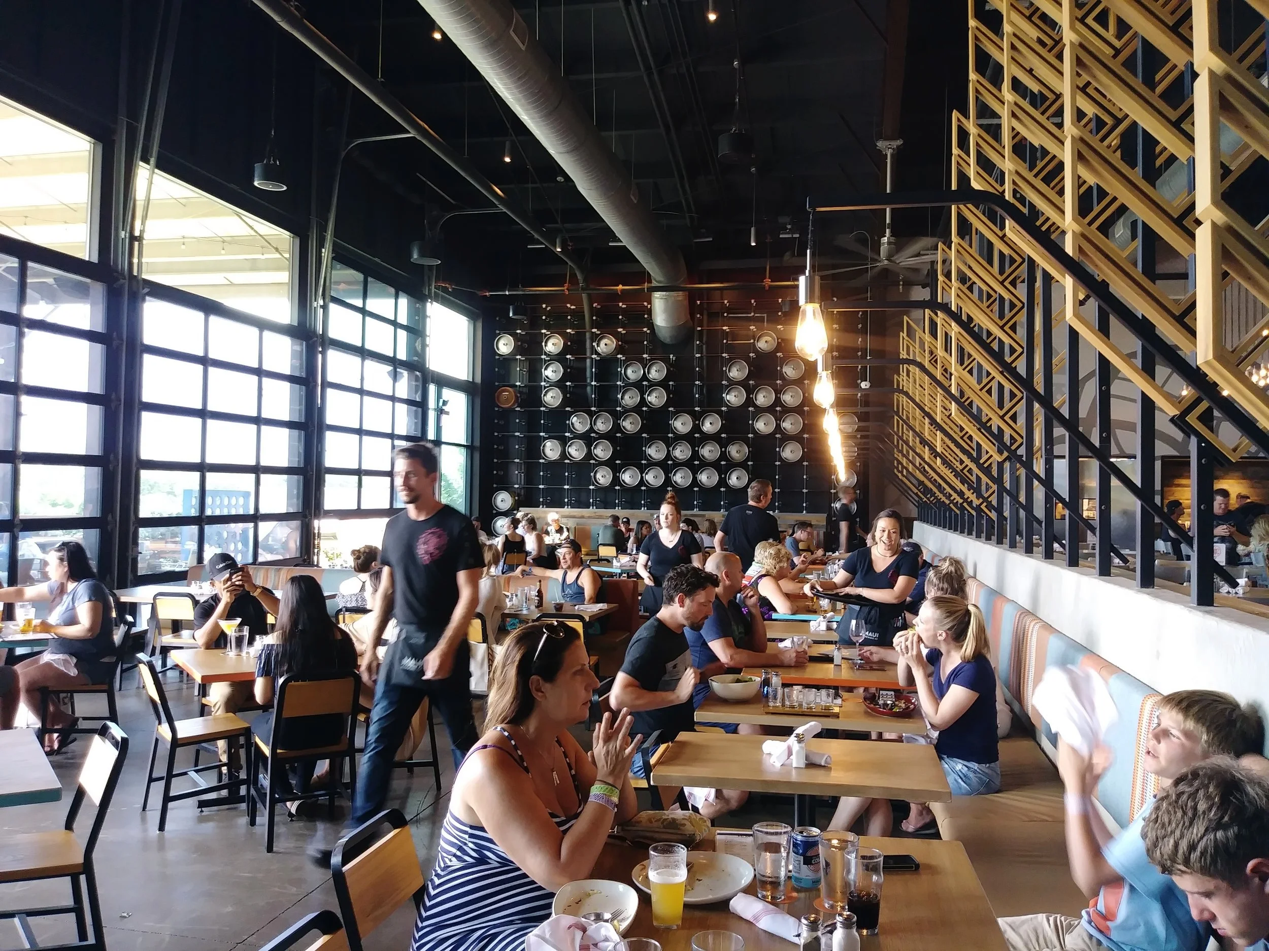 Restaurant area at Maui Brewing