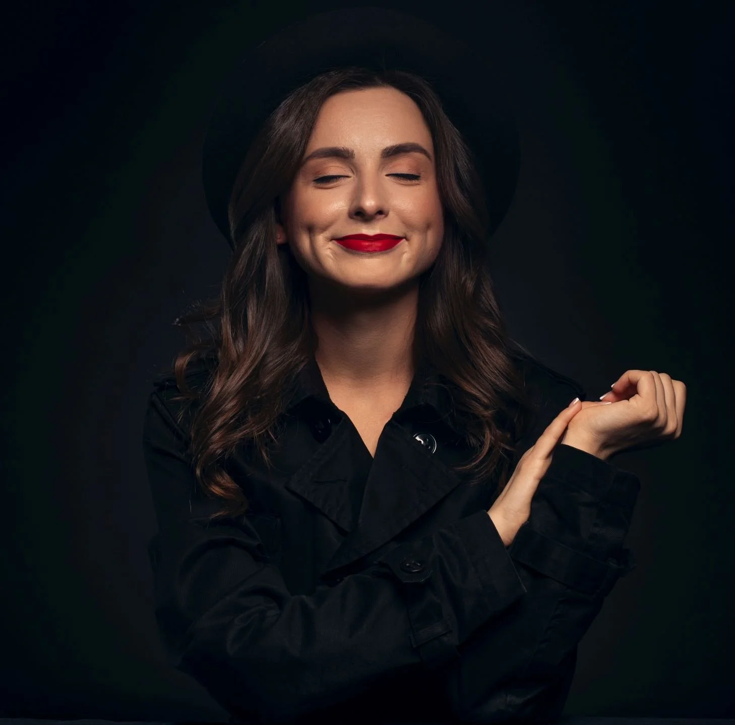 Do I have trauma if I swing between "hyper" and "functional freeze"?