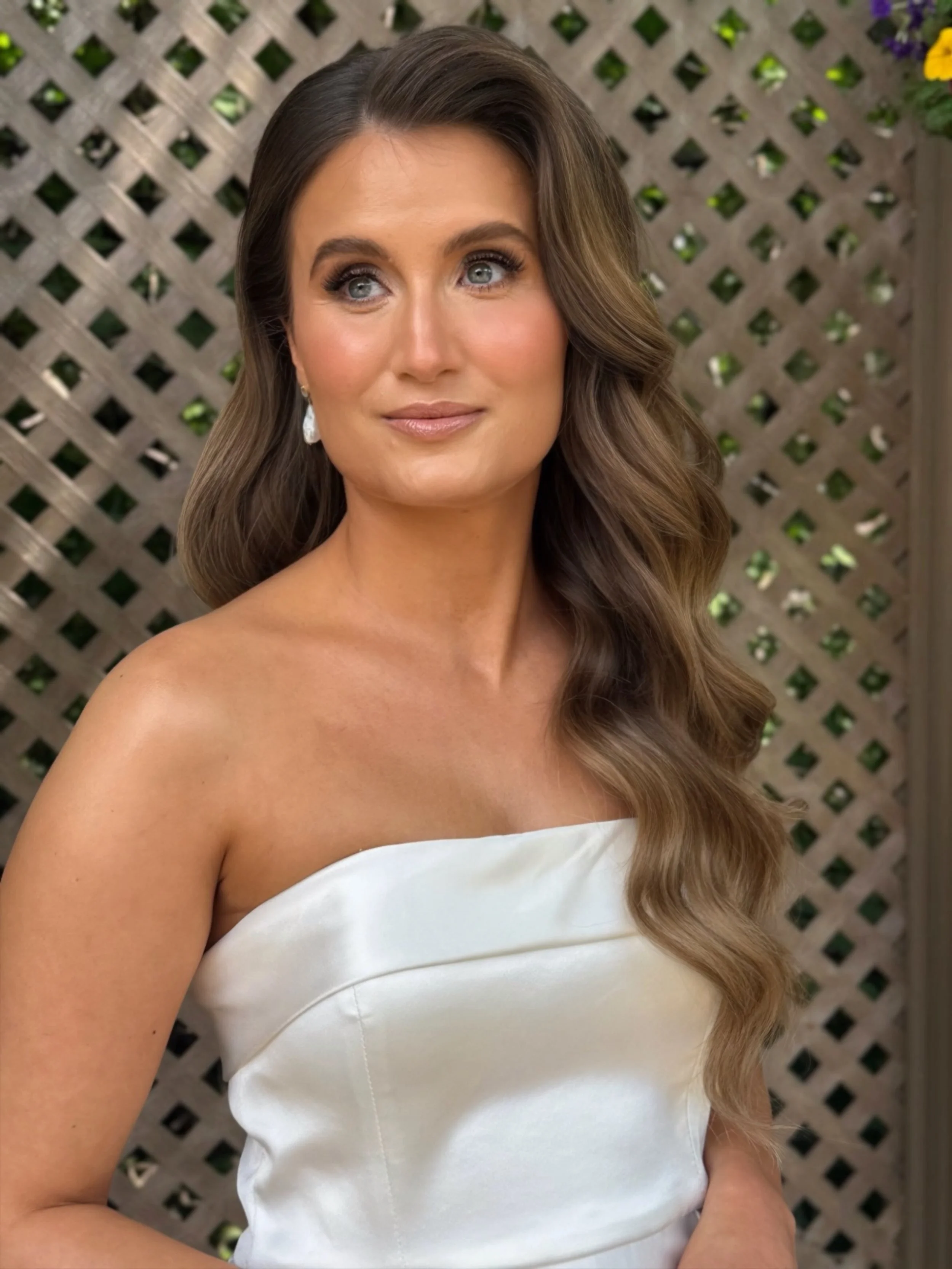 Kicking off this 4-wedding week with a bang! 🤍

Obsessed doesn&rsquo;t even begin to cover how I feel about this bridal look. Lindsay looked absolutely phenomenal this morning, and it was such an honour to be part of her wedding day.

We installed 1