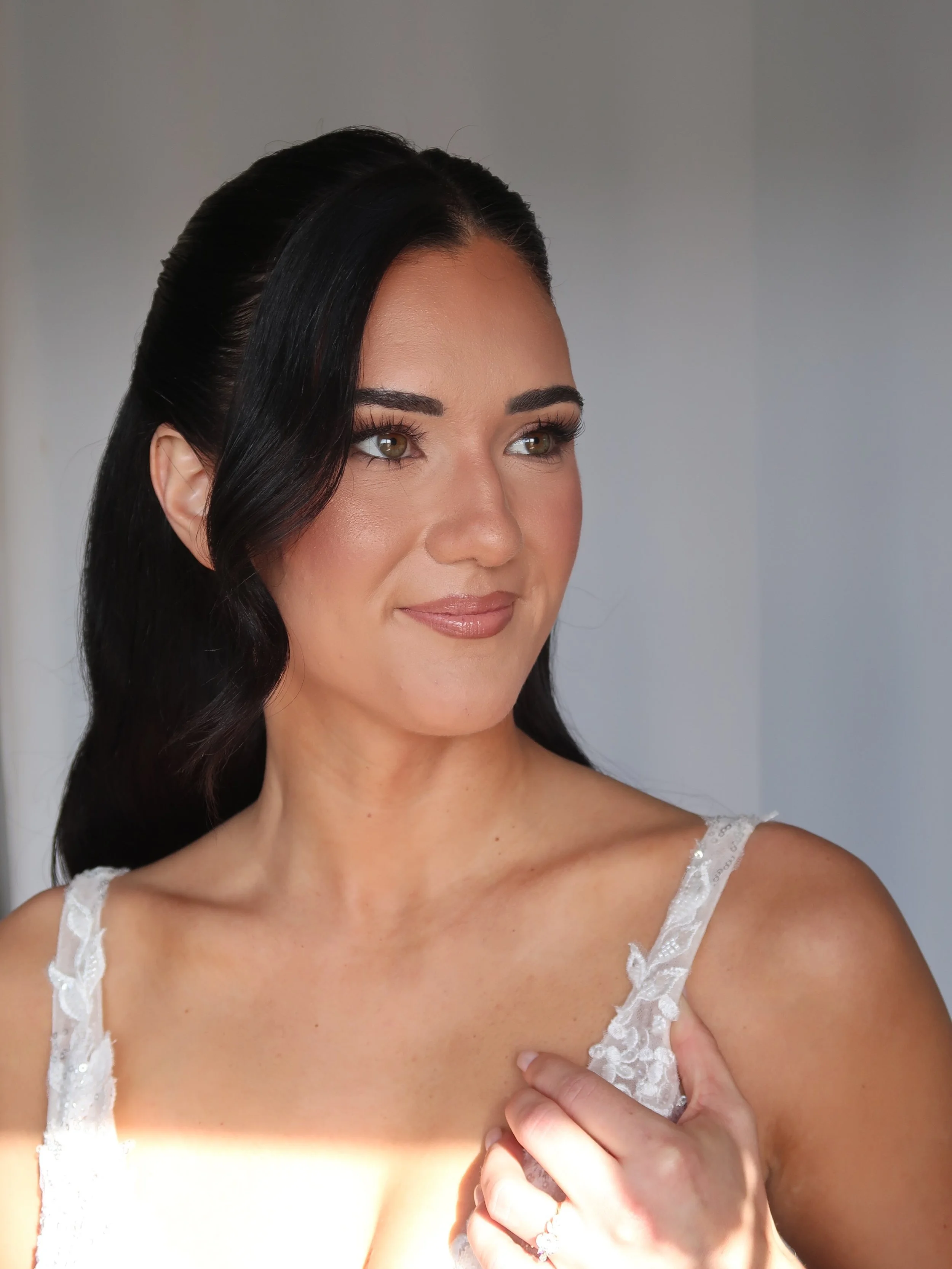 Daylyn 🤍 Another gal getting married that has supported me since the start. Offering to be a model during my makeup courses to getting her glam in my first studio out of my parents house for $30, now becoming a bride herself 10 years later. 

I have