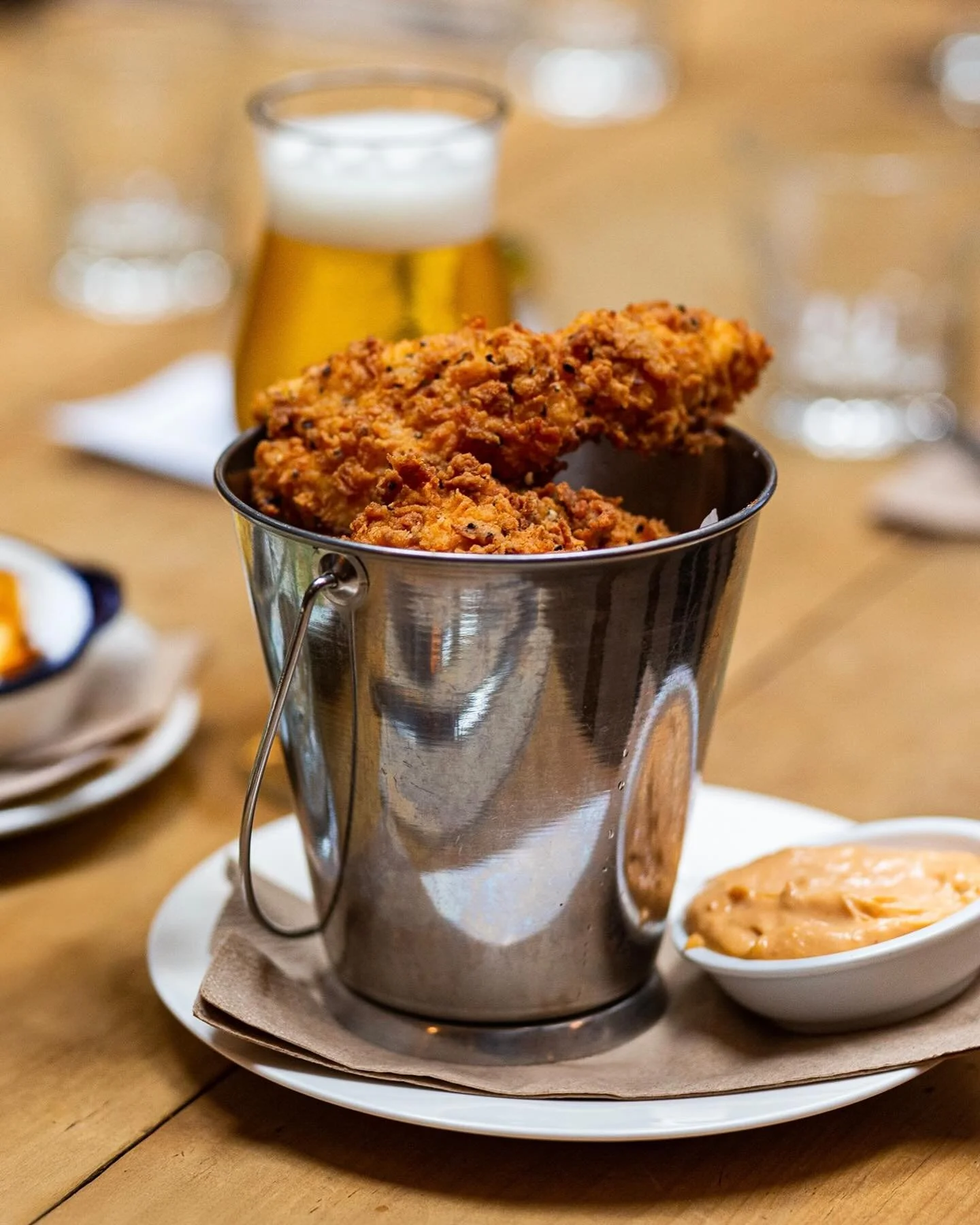 The kind of fried chicken that makes you forget your table manners π΄
Buttermilk Fried Chicken w/ chipotle aioli → get around it.