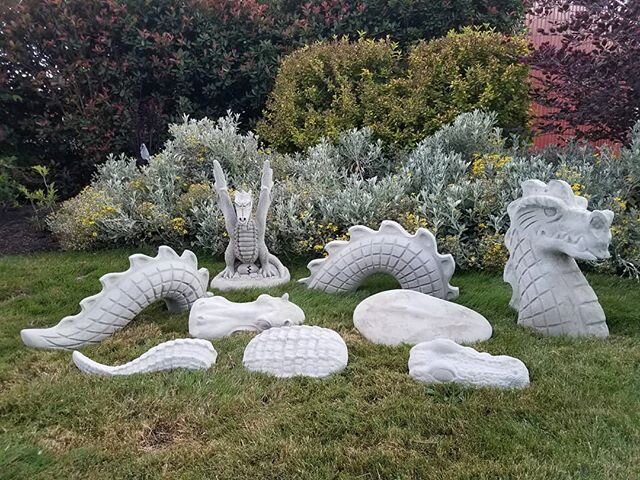 Three piece statues. And a dragon...
#dragon #statue #handistonecasting