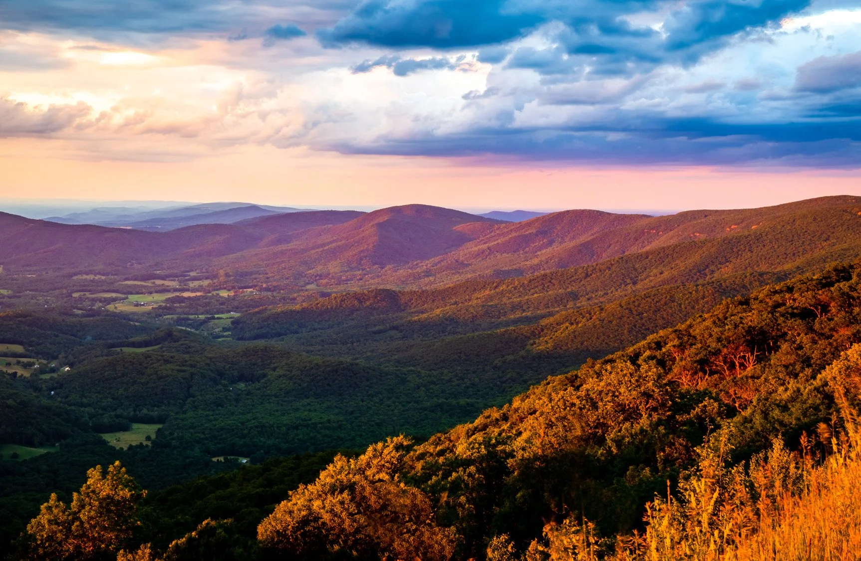 Sunset photo from Hogback Overlook in the Shenandoah National Park