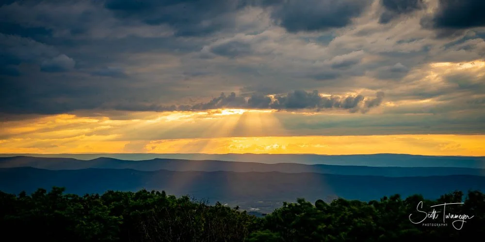 Signal Knob Overlook view in Shenandoah National Park