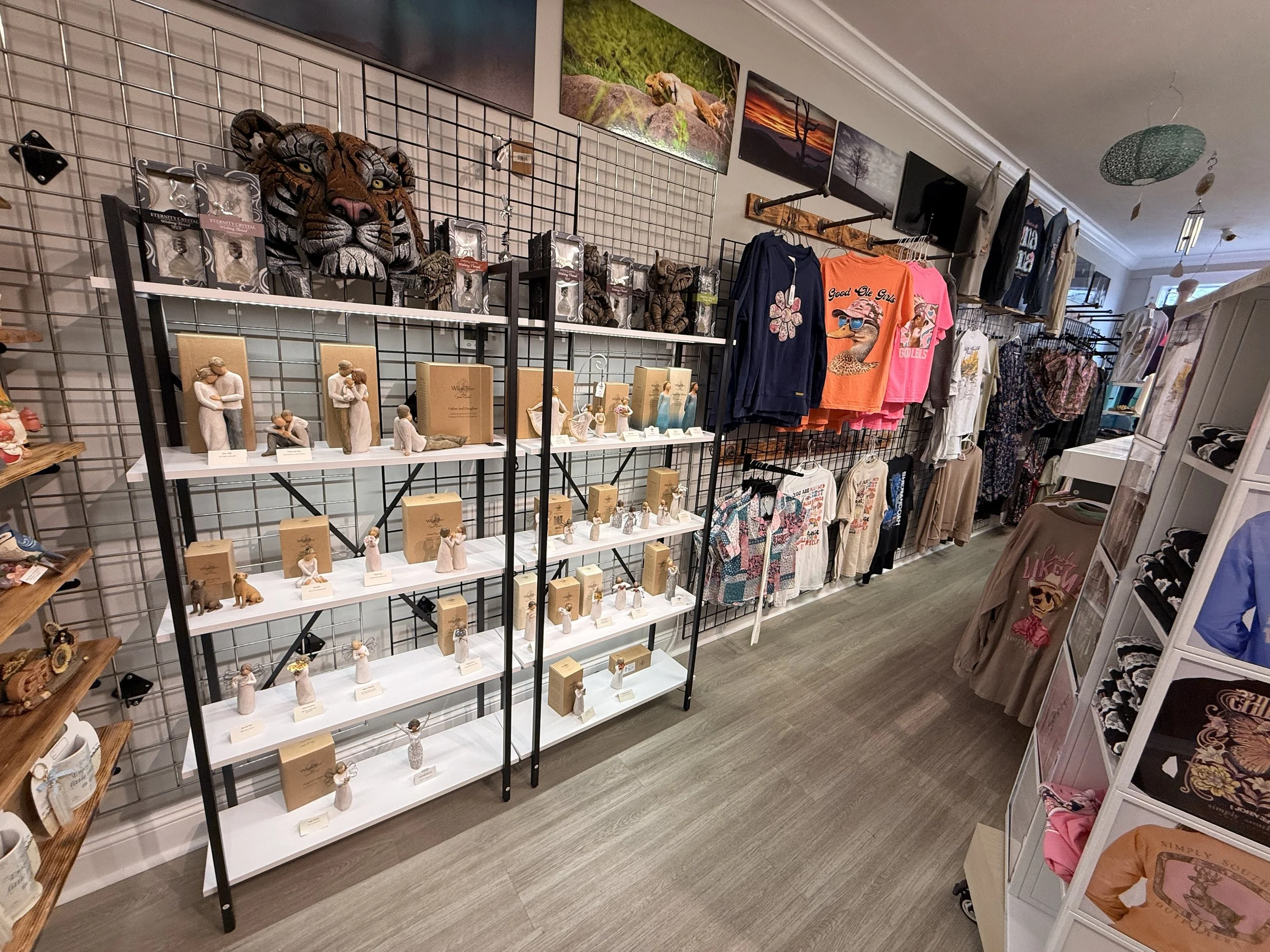 Local boutique in Front Royal Virginia with jewelry and gift items on display