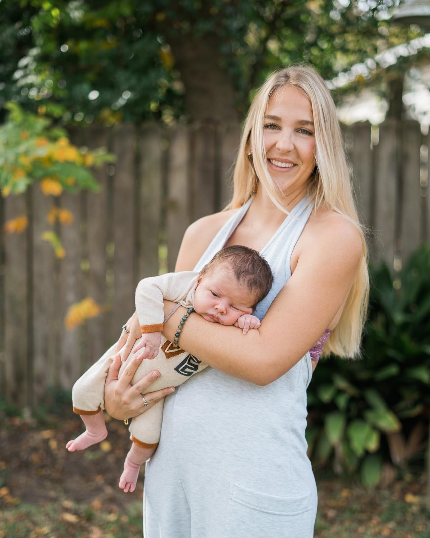 Cheyenna is such a great Mom 🥹&hearts;️

I had the pleasure of being her postpartum doula, photographing Hector as a newborn, and her Motherhood portraits!

I can&rsquo;t wait to share the photos from our studio soon! 
But in the meantime, let&rsquo