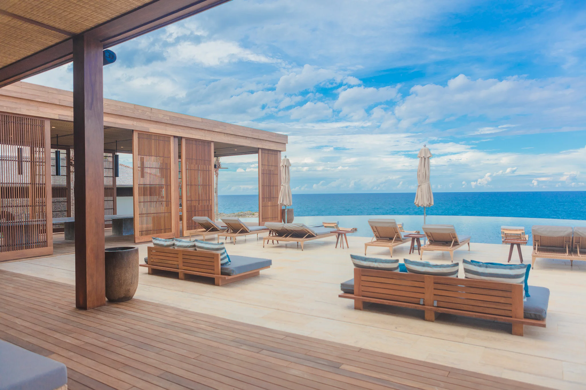 Larimar_pool2.jpg