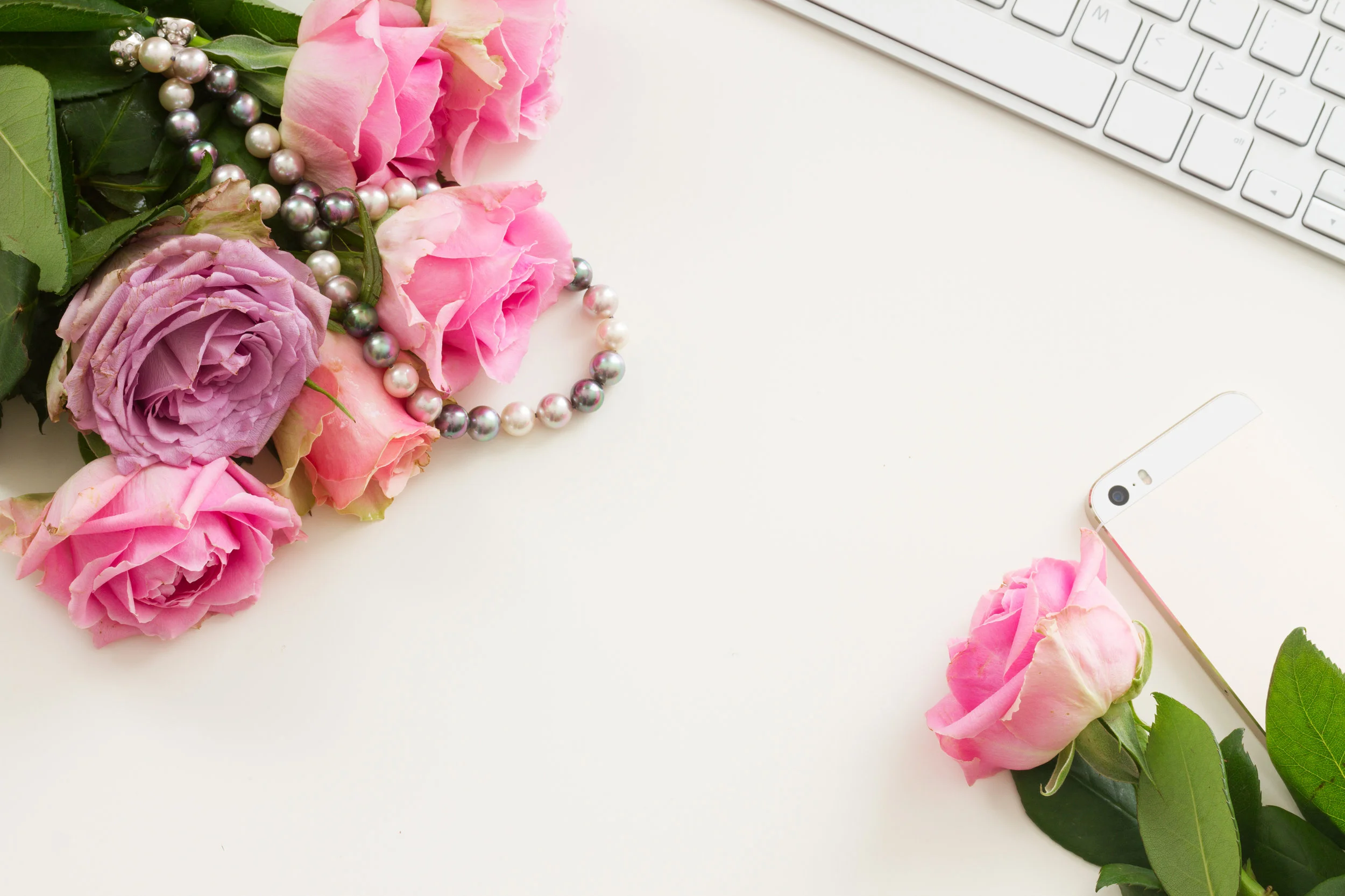 styled-desktop-scene-73874101.jpg