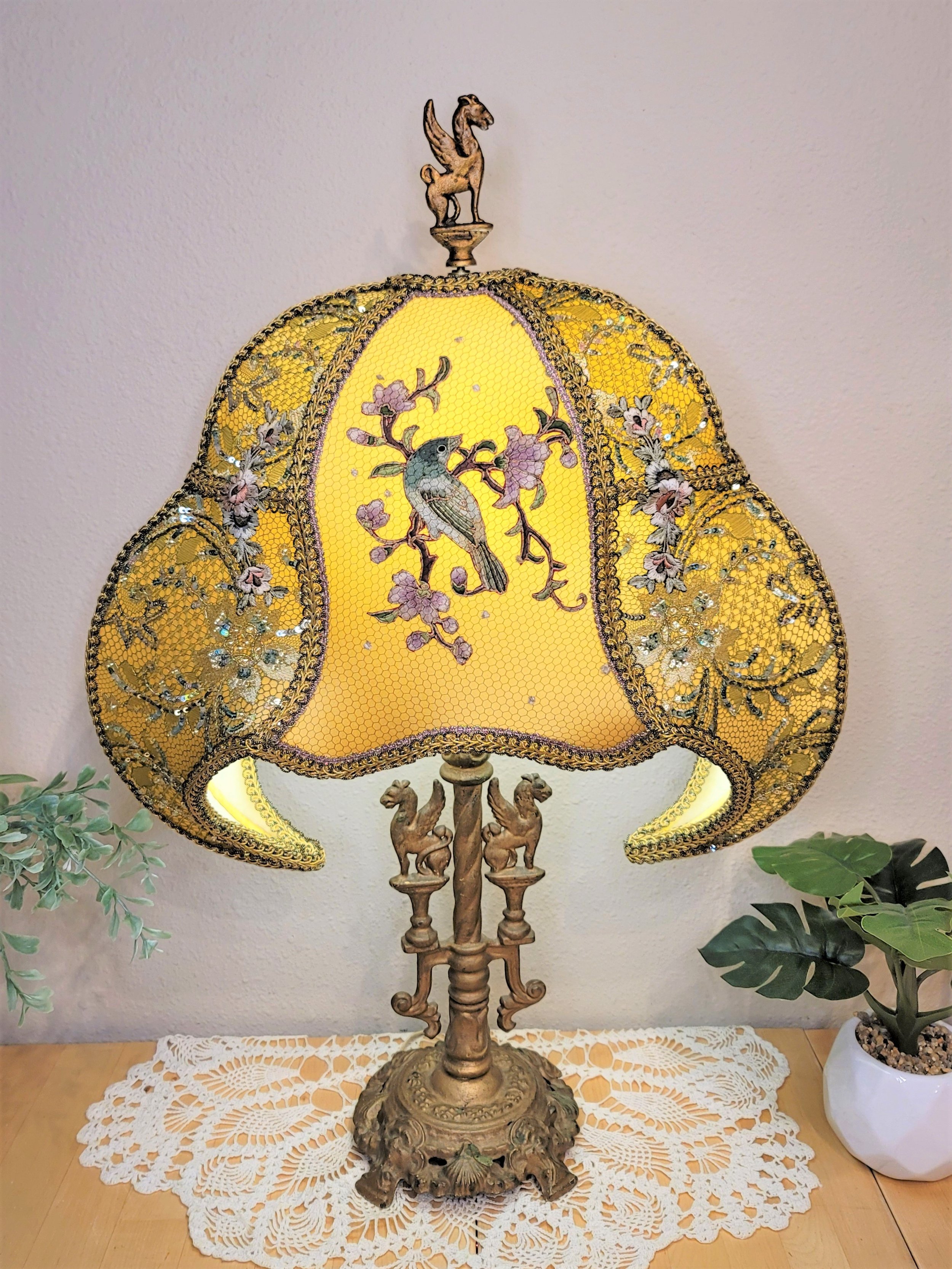 elegance-lamps-victorian-lampshades-gold (3).jpg