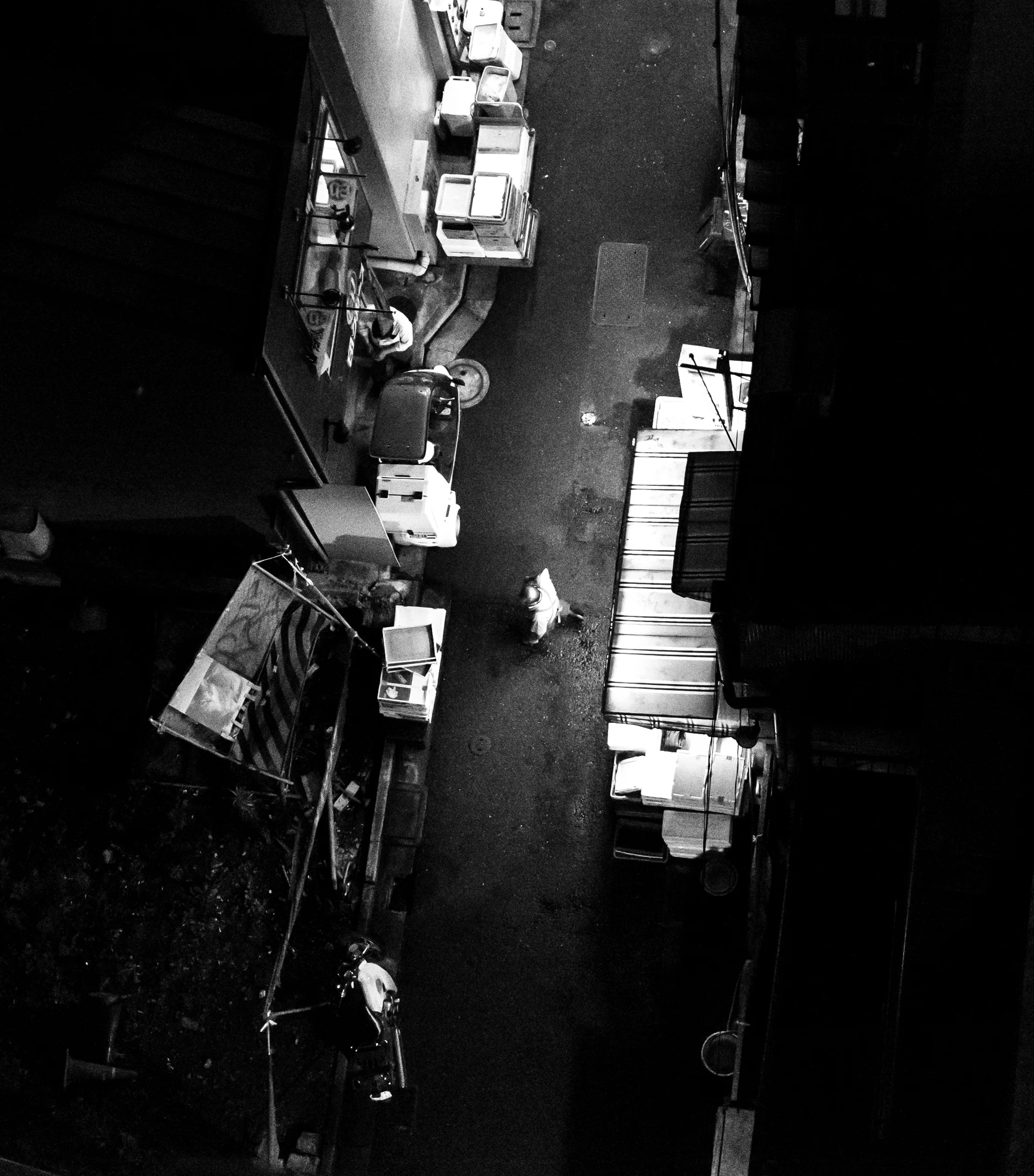 TOKYO.9(B&W).jpg