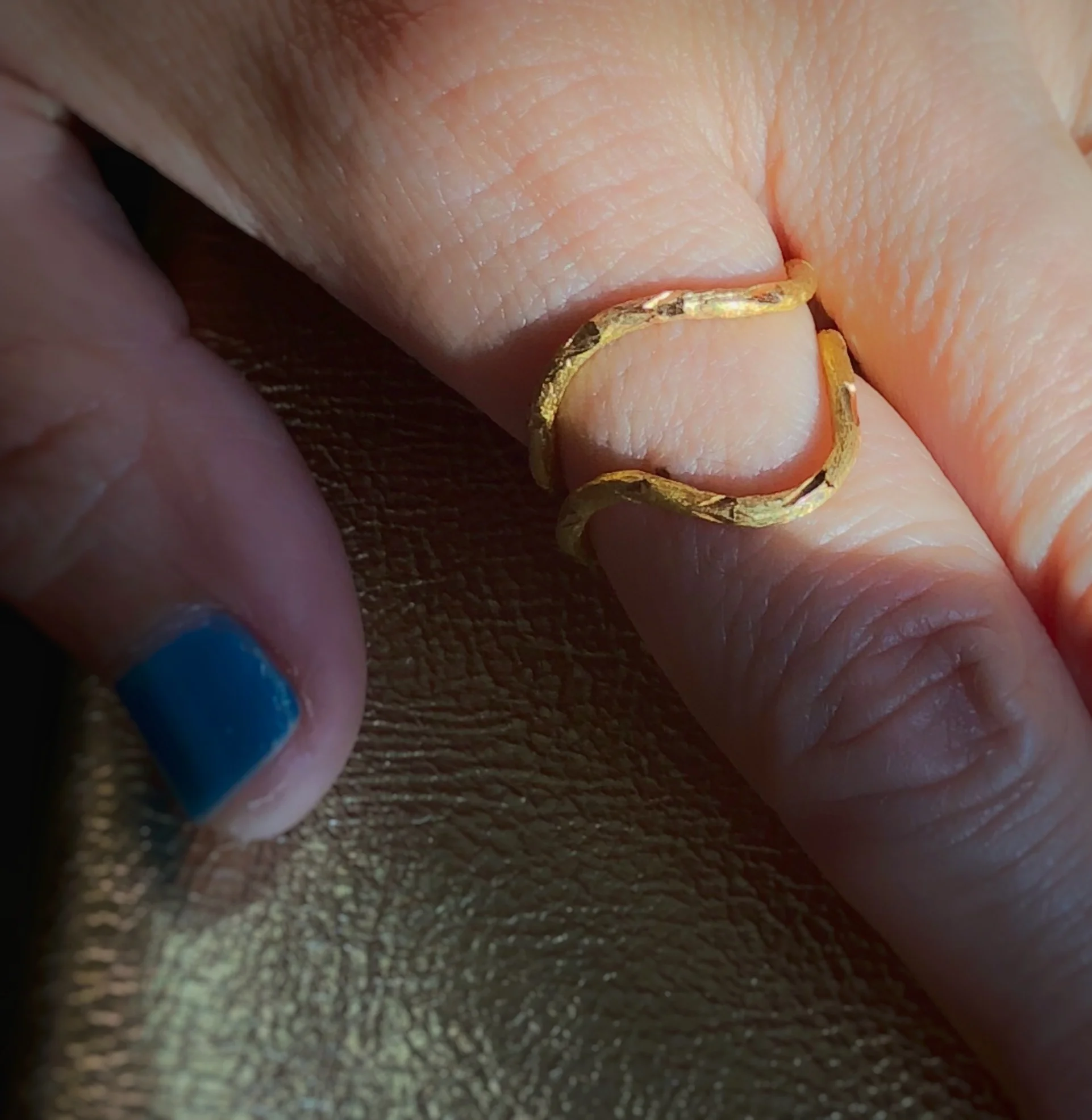 wiregoldring.JPG