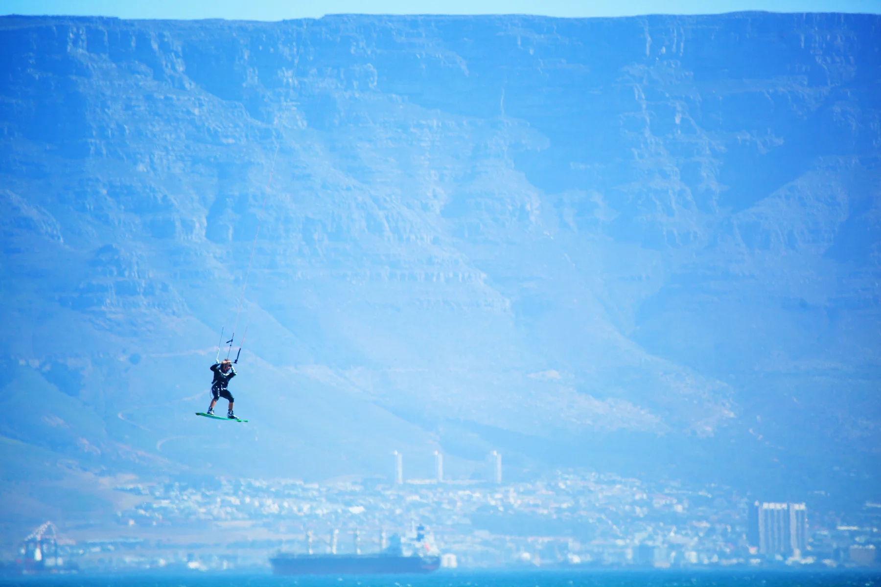 ©TomWoollard_MarioRodwald_CapeTown-2482_cb.jpg