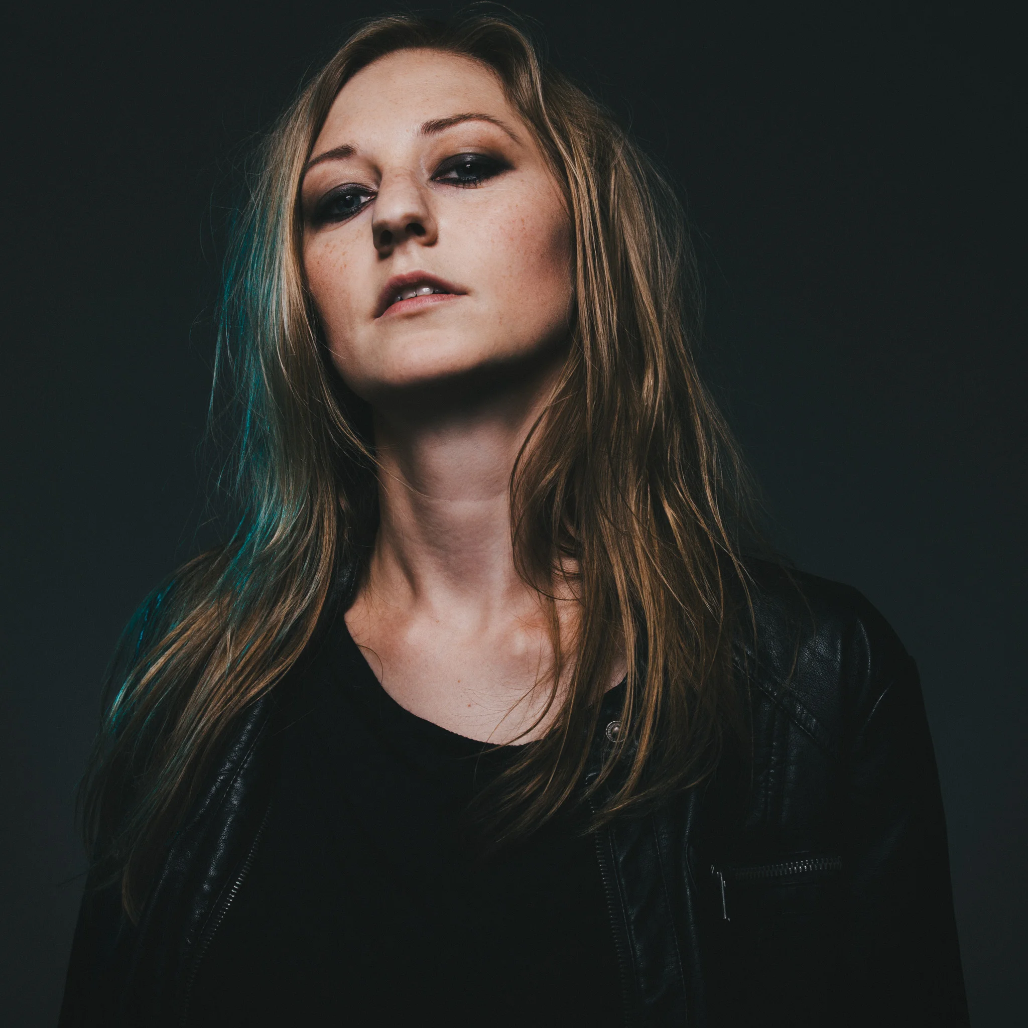©TomWoollard_Editorial_Girls_Album_Cover_Hamburg-3989-Edit.jpg