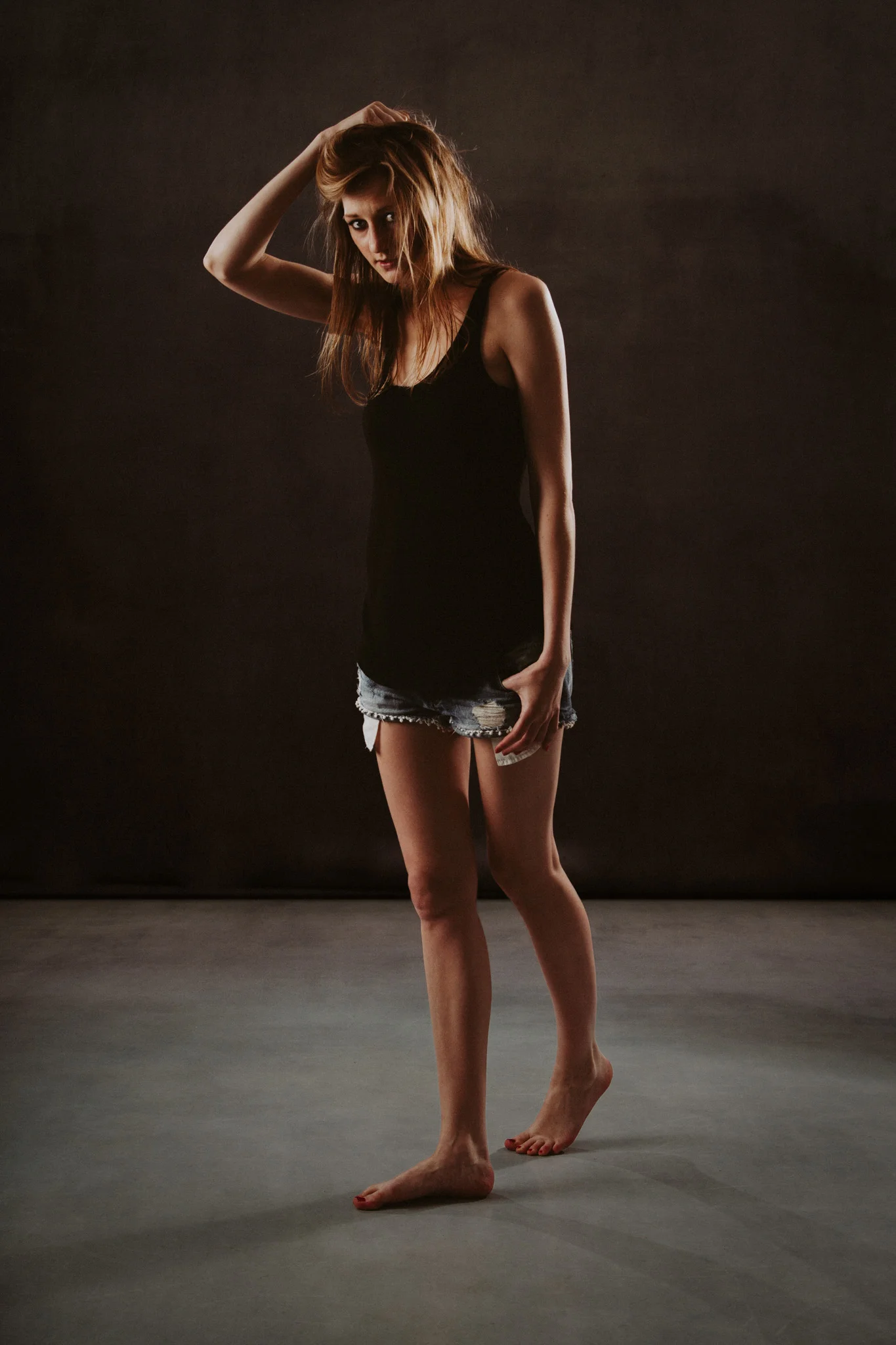 ©TomWoollard_editorial_portrait-stylish-beautiful-young-woman-artistic-moody-environment.jpg