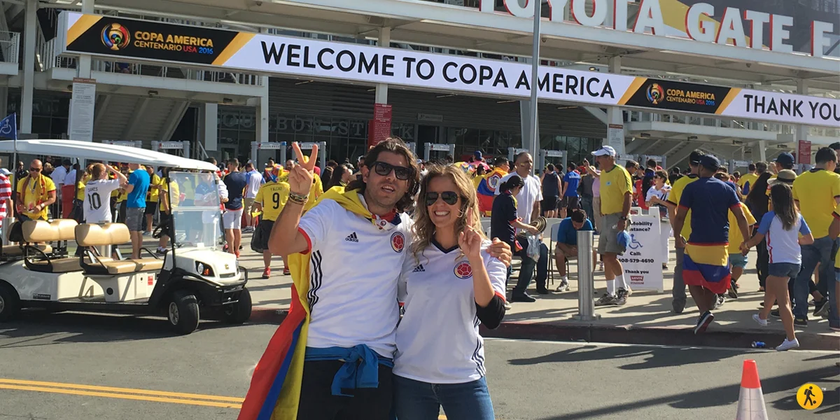 Daniel and his wife Laura are very excited before the match.