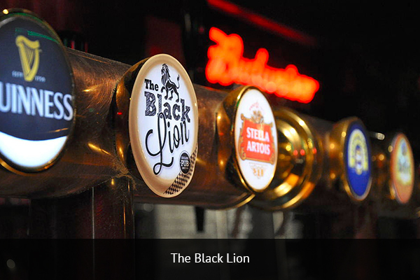THE BLACK LION | +34 934 903 384 This is the oldest English pub in Barcelona. Staying true to its roots, the pub features most European football league and cup competitions. Address: Evarist Arnús 70