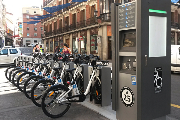 CYCLING Cycling in Madrid is only recommended to those traveling short distances or going through parks. Bicycle shops often ask that you leave proof of identity when renting a bike as well as a cash deposit.