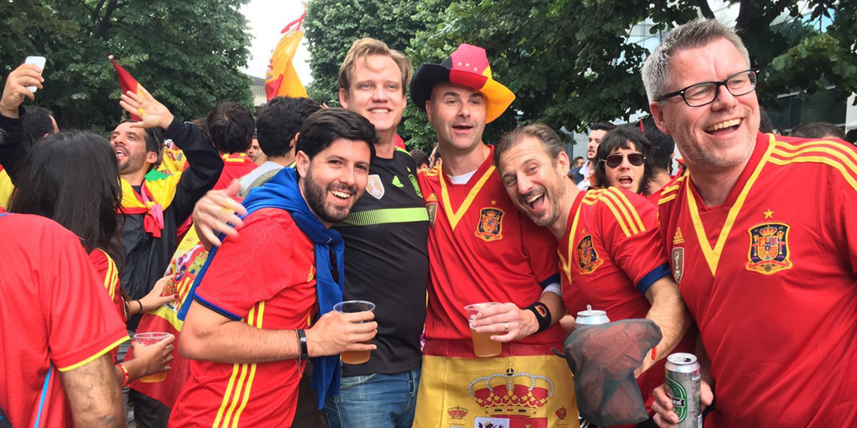 Jorge and Mike having a good time with fans from Spain.