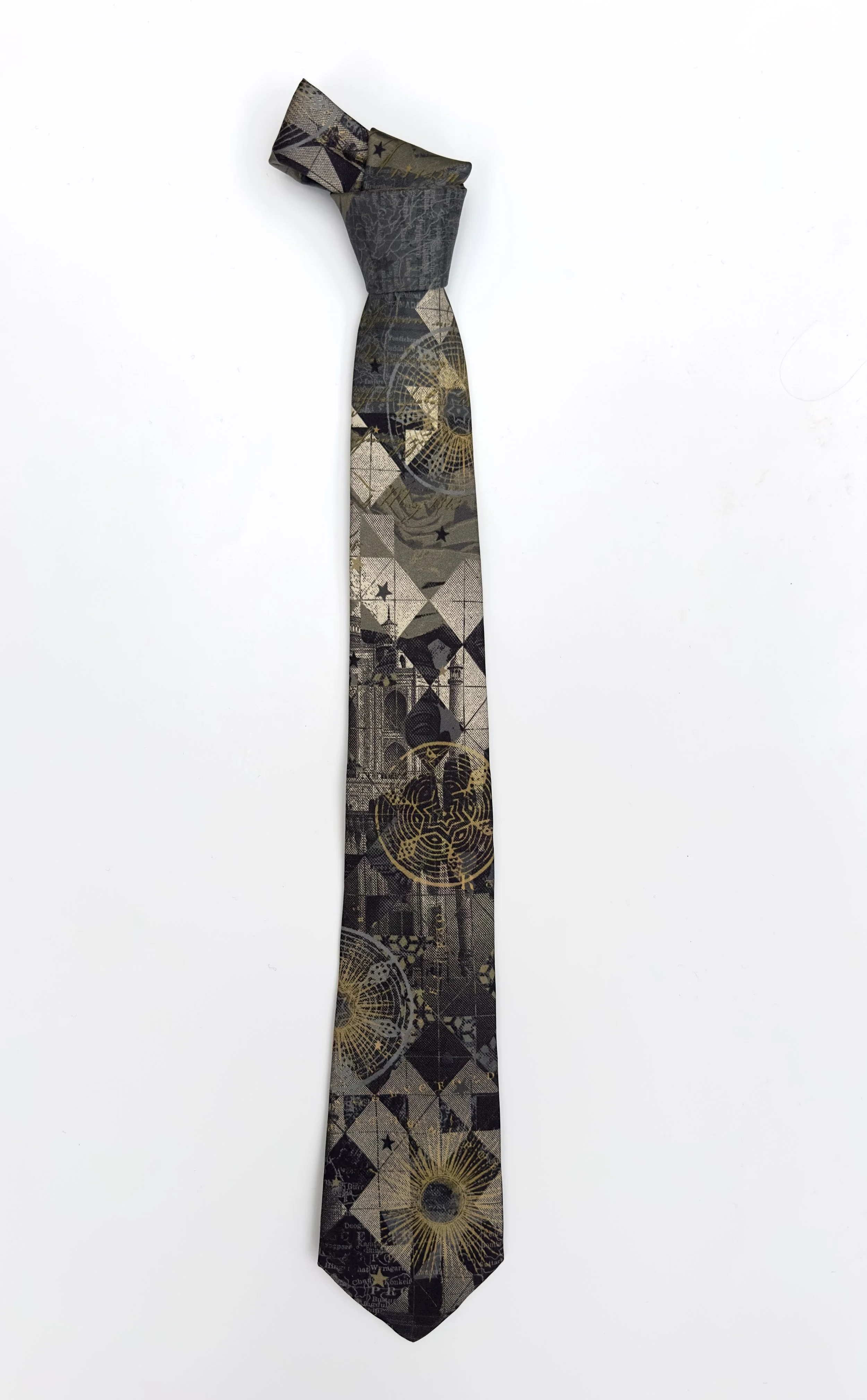 Tie colour Silver and Gold silk twill Bottle 22.10.25.jpeg