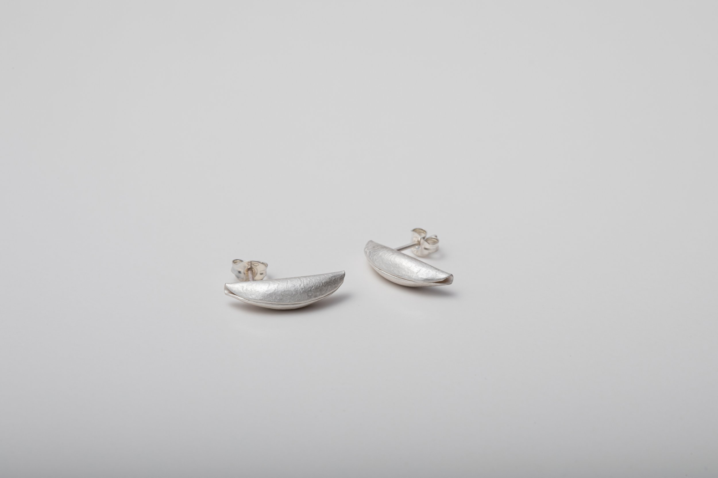 Spiculum Studs silver.jpg