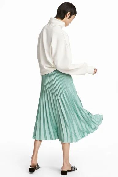 Pleated skirt