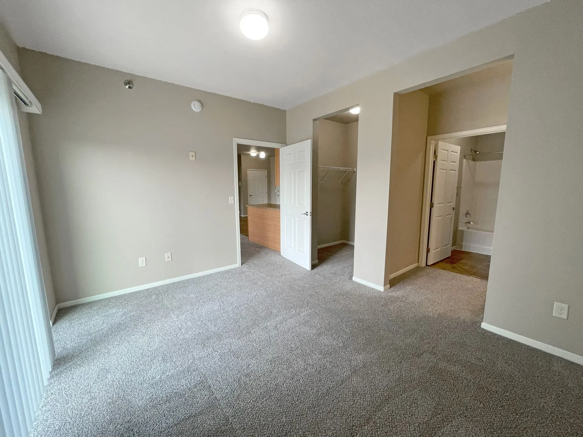 Encore_2Bed_Bedroom2_2-1920w.webp