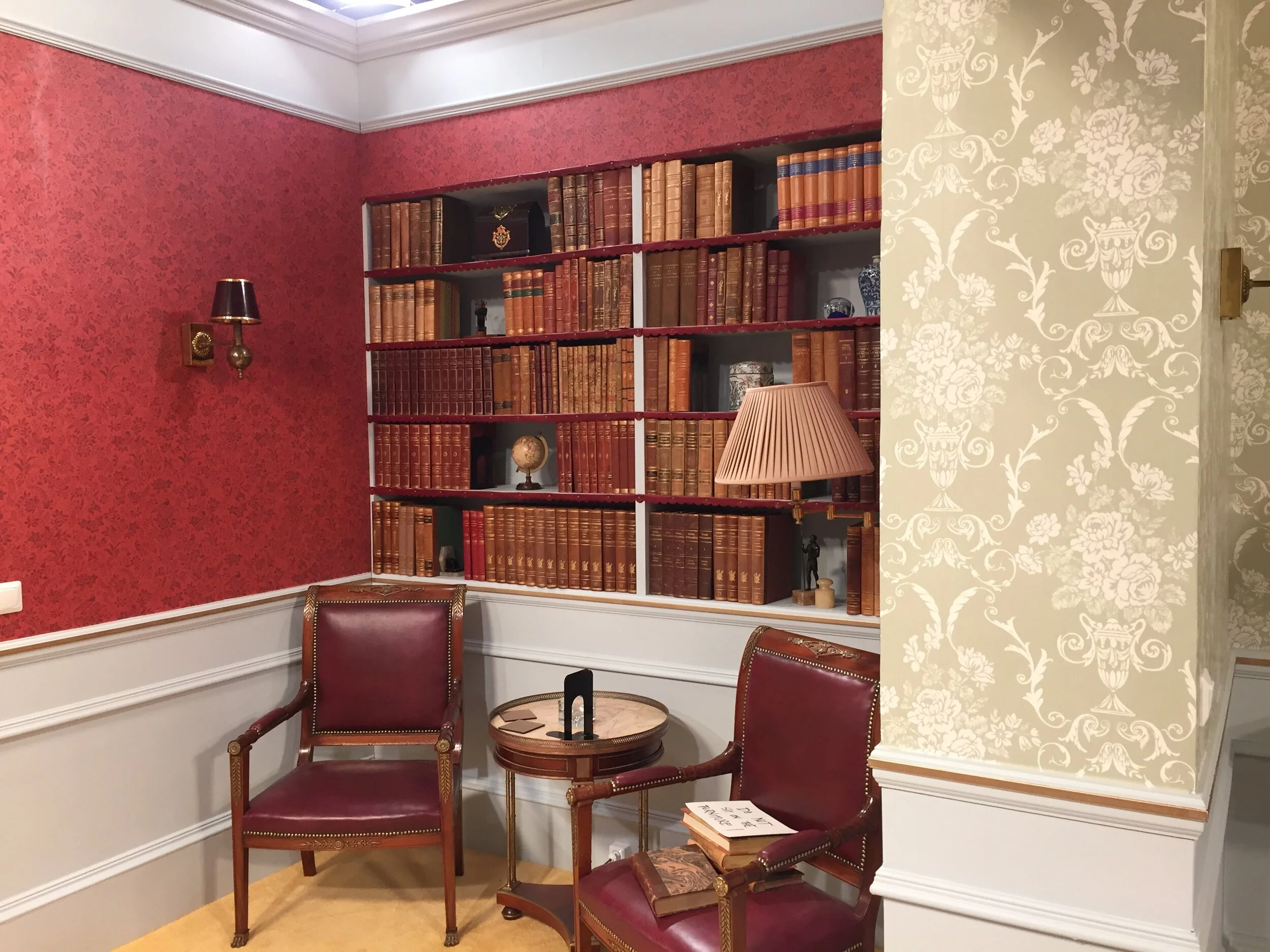  HOTEL SUITE SET FOR ‘THE WIFE’ 