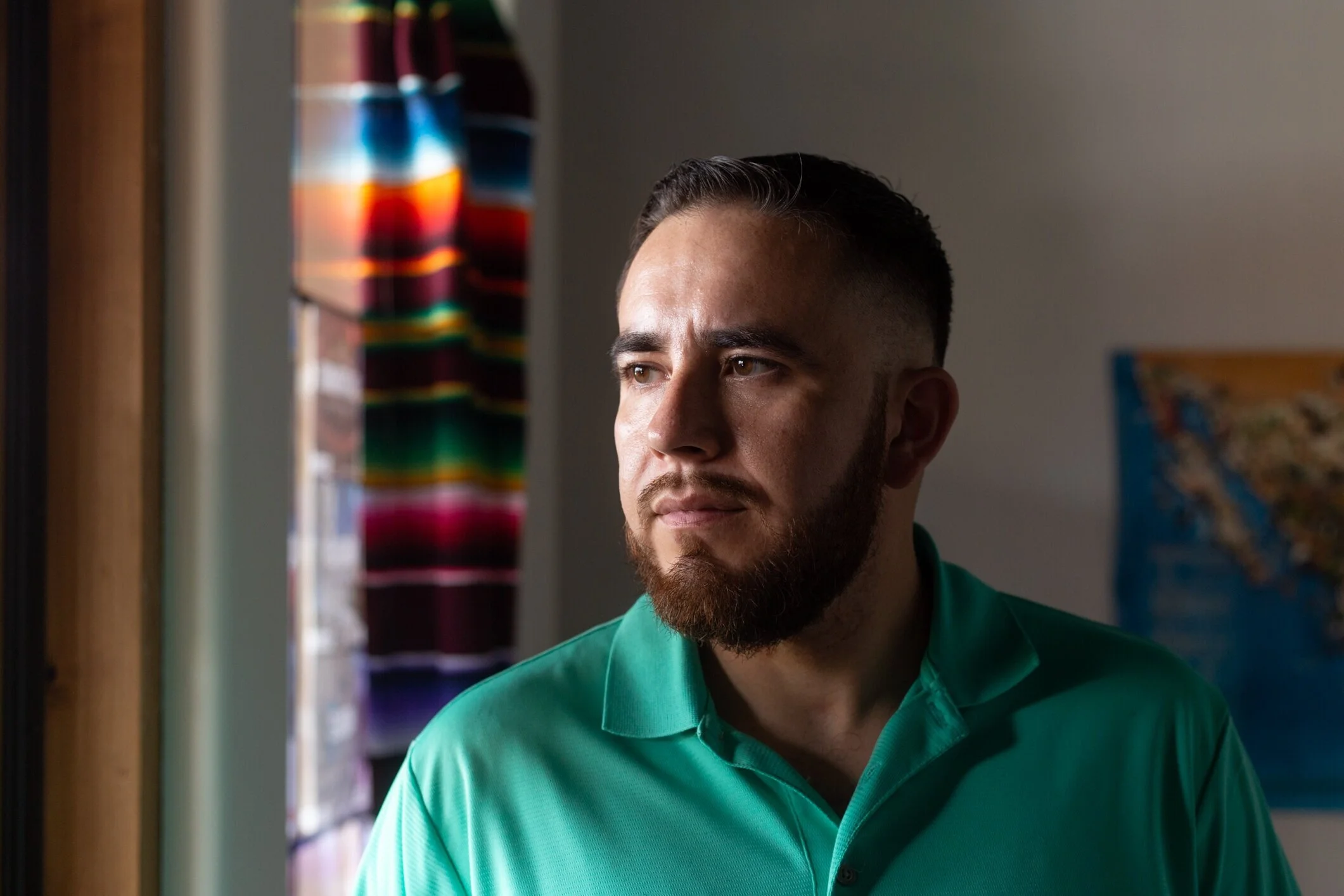  Carlos Parra grew up in the border town of Nogales, Arizona, often crossing into Nogales, Sonora to visit family. Later, he devoted years to studying the true cause of the Battle of Ambos Nogales: a 1918 battle that led to the first permanent border