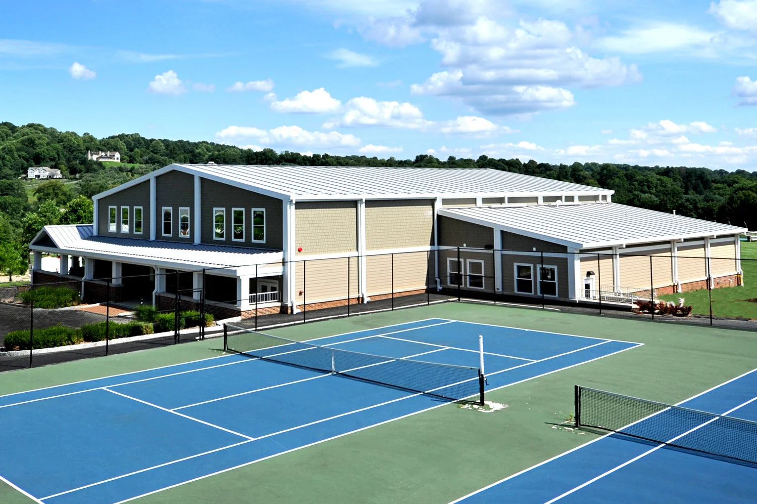 building_fieldhouse_900x600.jpg