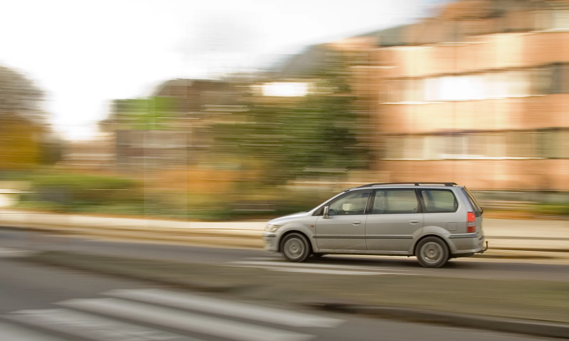 fast-car-1185336.jpg